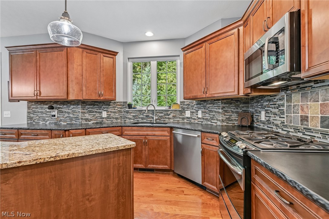 522 Long Cove Avon Lake OH 44012