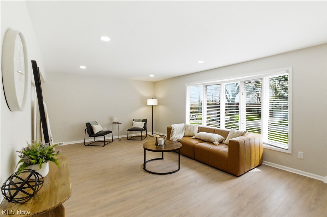6344 Gale Drive Seven Hills OH 44131