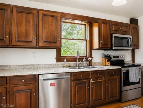 9942 Wooster Pike Road Seville OH 44273