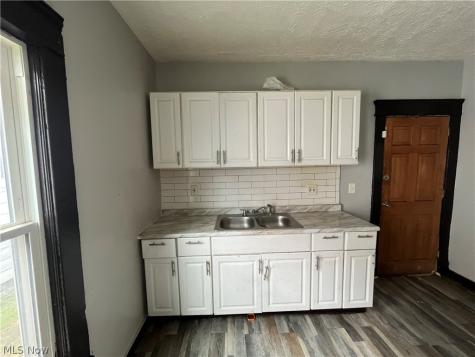 7428 Ottawa Road Cleveland OH 44105