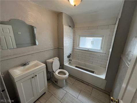 7428 Ottawa Road Cleveland OH 44105