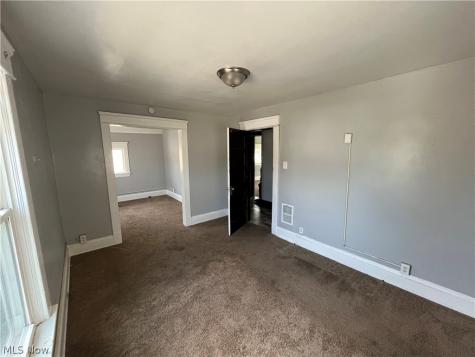 7428 Ottawa Road Cleveland OH 44105