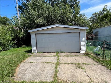 3227 W 114th Street Cleveland OH 44111
