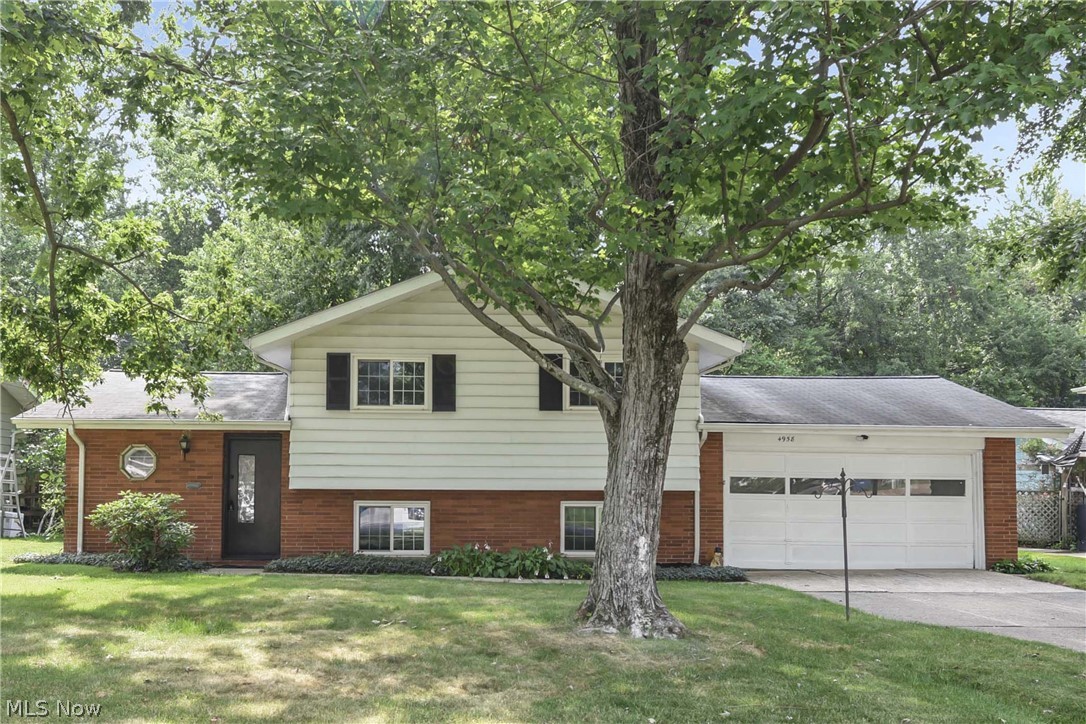 4958 Hampton Drive North Olmsted OH 44070