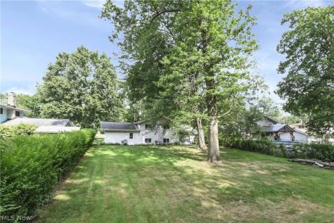 4958 Hampton Drive North Olmsted OH 44070