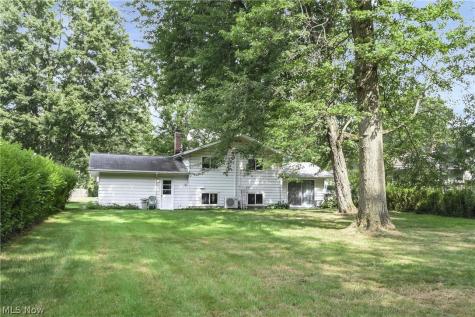 4958 Hampton Drive North Olmsted OH 44070