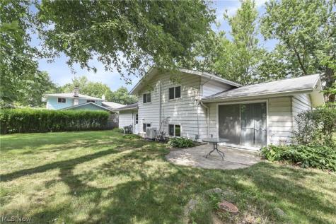 4958 Hampton Drive North Olmsted OH 44070