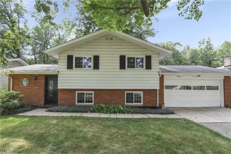 4958 Hampton Drive North Olmsted OH 44070