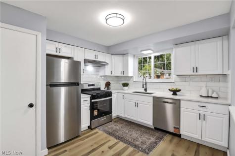 4958 Hampton Drive North Olmsted OH 44070
