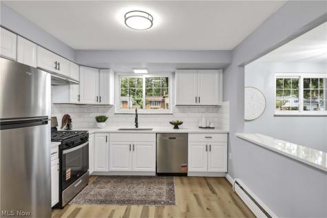 4958 Hampton Drive North Olmsted OH 44070