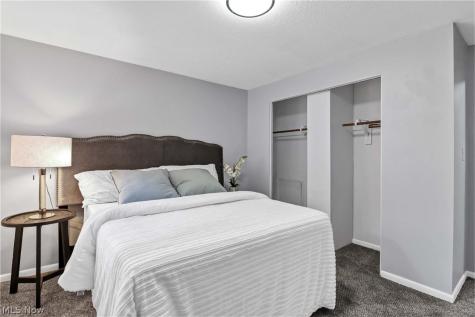 4958 Hampton Drive North Olmsted OH 44070