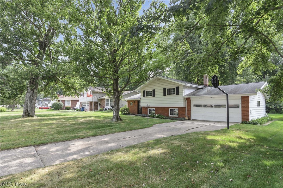 4958 Hampton Drive North Olmsted OH 44070
