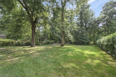 4958 Hampton Drive North Olmsted OH 44070