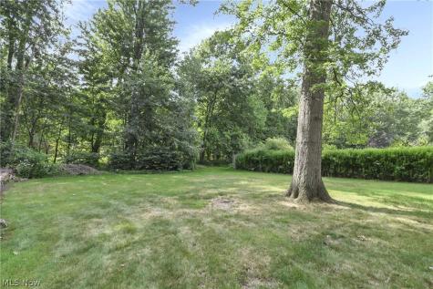 4958 Hampton Drive North Olmsted OH 44070