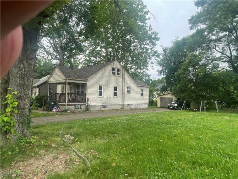 429 Gobel Avenue NE Canton OH 44704