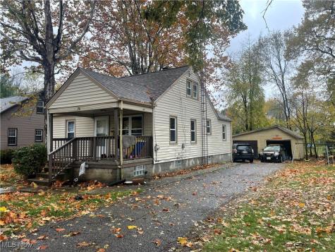 429 Gobel Avenue NE Canton OH 44704