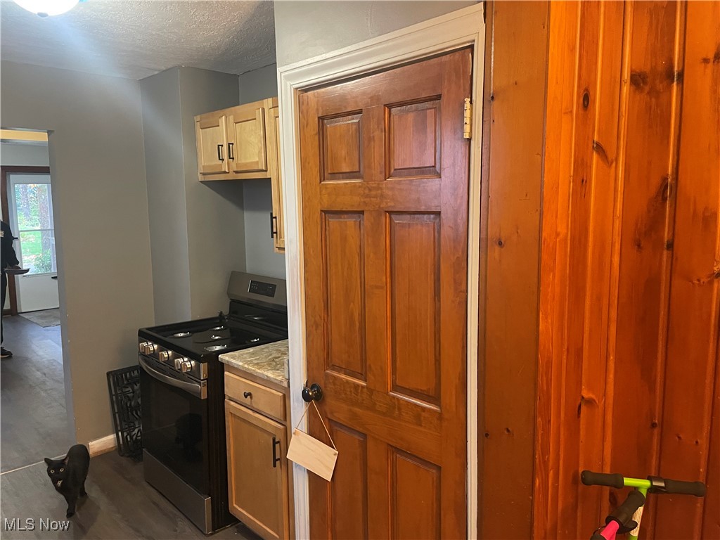 429 Gobel Avenue NE Canton OH 44704