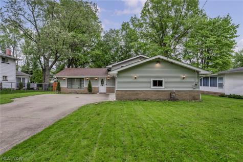 7647 Mccreary Road Seven Hills OH 44131