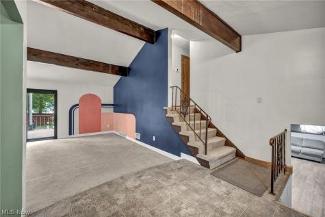 7647 Mccreary Road Seven Hills OH 44131