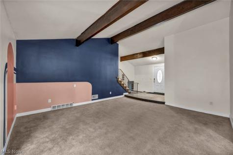 7647 Mccreary Road Seven Hills OH 44131
