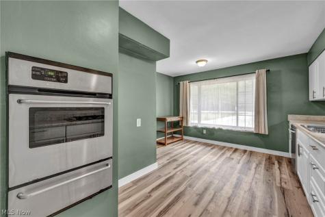7647 Mccreary Road Seven Hills OH 44131