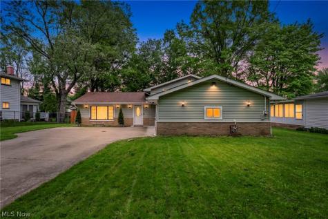 7647 Mccreary Road Seven Hills OH 44131