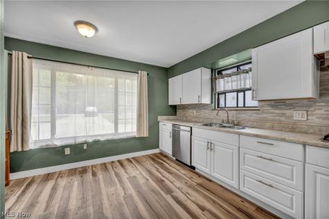 7647 Mccreary Road Seven Hills OH 44131