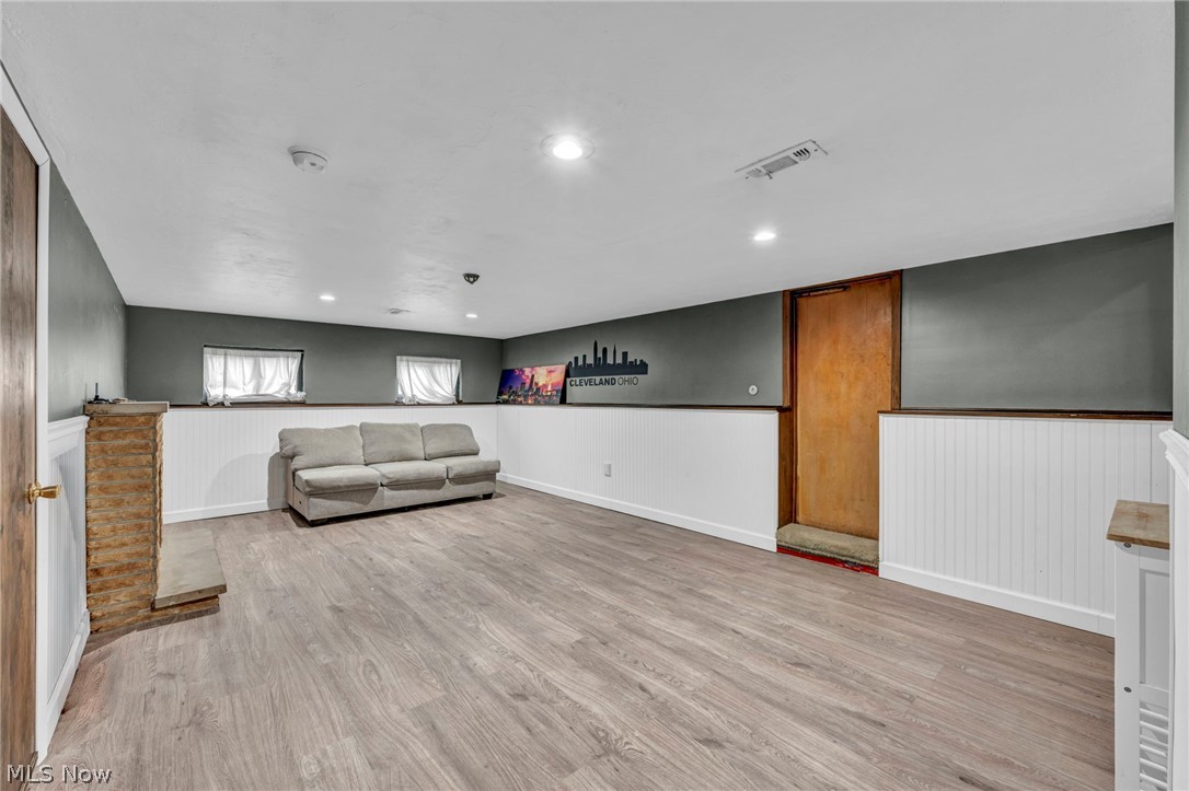 7647 Mccreary Road Seven Hills OH 44131