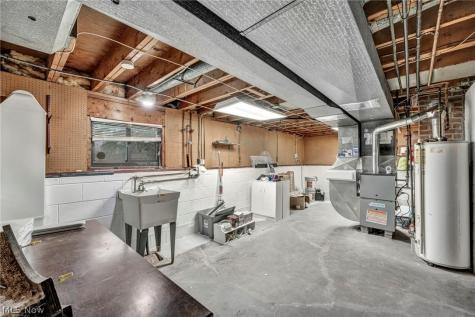 7647 Mccreary Road Seven Hills OH 44131
