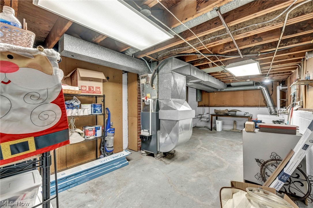 7647 Mccreary Road Seven Hills OH 44131