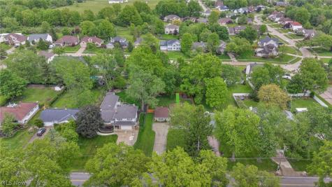 7647 Mccreary Road Seven Hills OH 44131