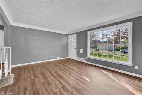612 North Street Brooklyn Heights OH 44131