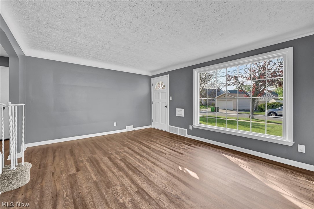 612 North Street Brooklyn Heights OH 44131