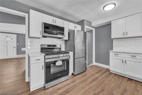 612 North Street Brooklyn Heights OH 44131