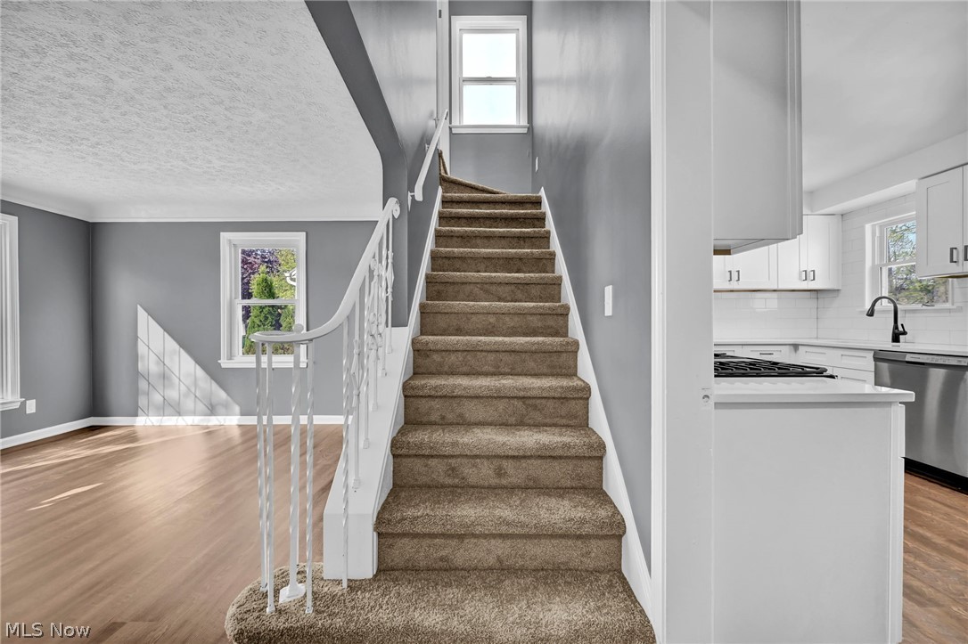 612 North Street Brooklyn Heights OH 44131