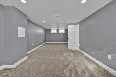 612 North Street Brooklyn Heights OH 44131
