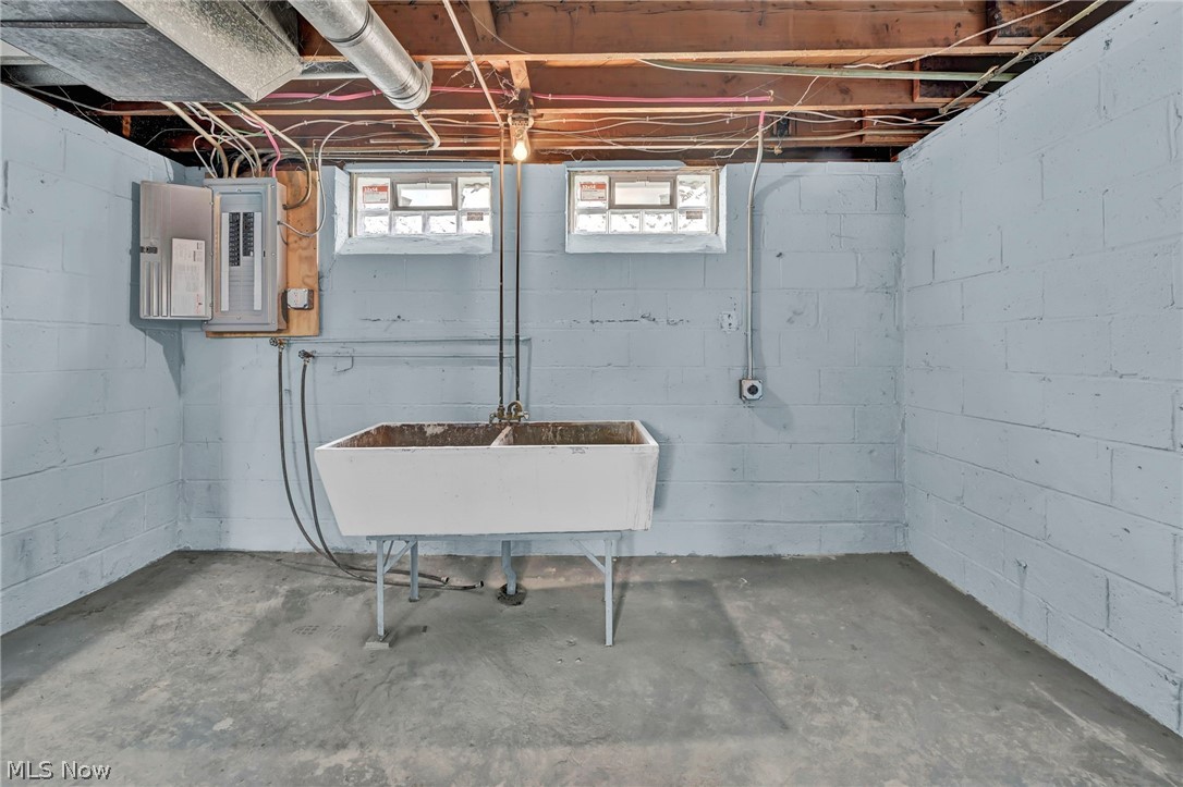 612 North Street Brooklyn Heights OH 44131
