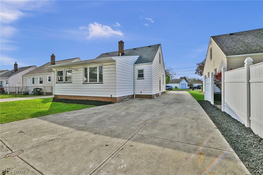 612 North Street Brooklyn Heights OH 44131