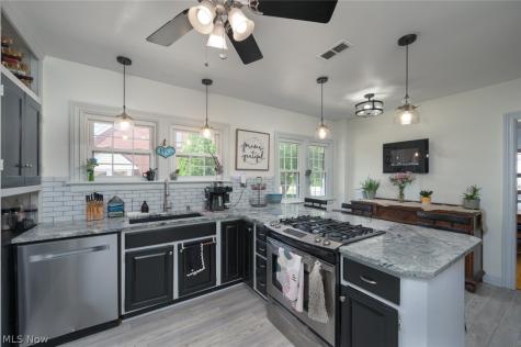 228 Kenwick Drive Akron OH 44313