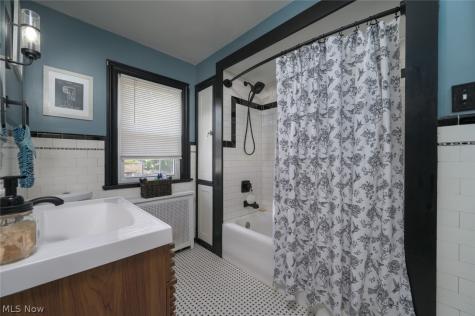228 Kenwick Drive Akron OH 44313