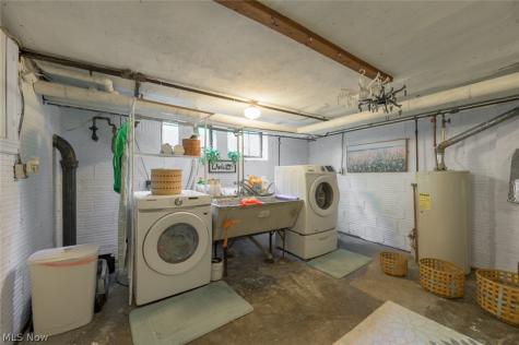 228 Kenwick Drive Akron OH 44313