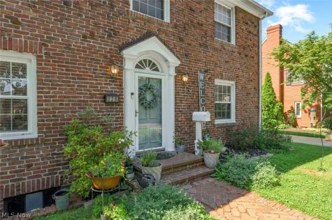 228 Kenwick Drive Akron OH 44313