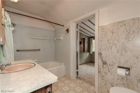 4550 Lilac Road South Euclid OH 44121
