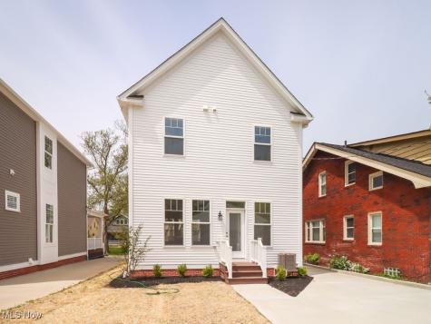 3516 Hildana Road Shaker Heights OH 44120