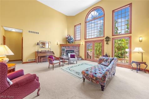 1575 Cornerstone Street SW Hartville OH 44632