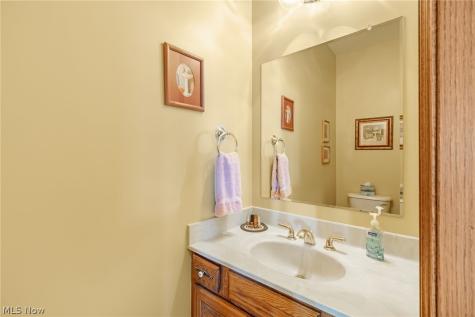 1575 Cornerstone Street SW Hartville OH 44632