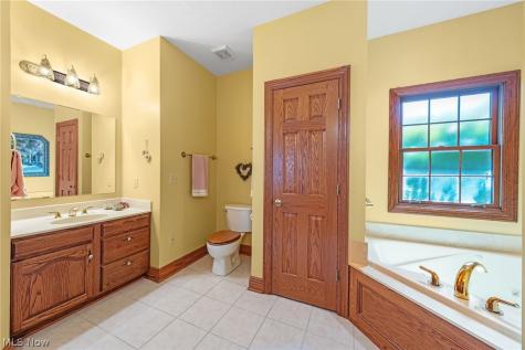 1575 Cornerstone Street SW Hartville OH 44632