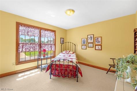 1575 Cornerstone Street SW Hartville OH 44632