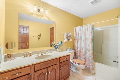 1575 Cornerstone Street SW Hartville OH 44632