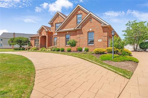 1575 Cornerstone Street SW Hartville OH 44632